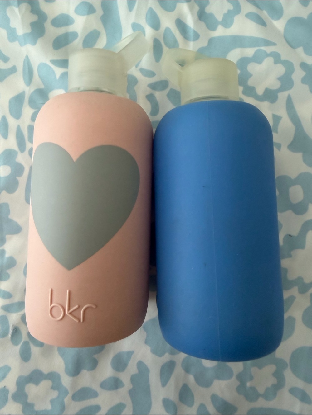 bkr Set of 2 Rare Pink Slate Heart Glass Water Bottle + Romeo Blue Bottle